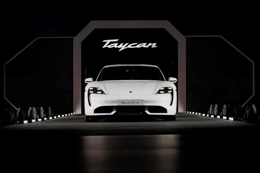 Thông số kỹ thuật Porsche Taycan